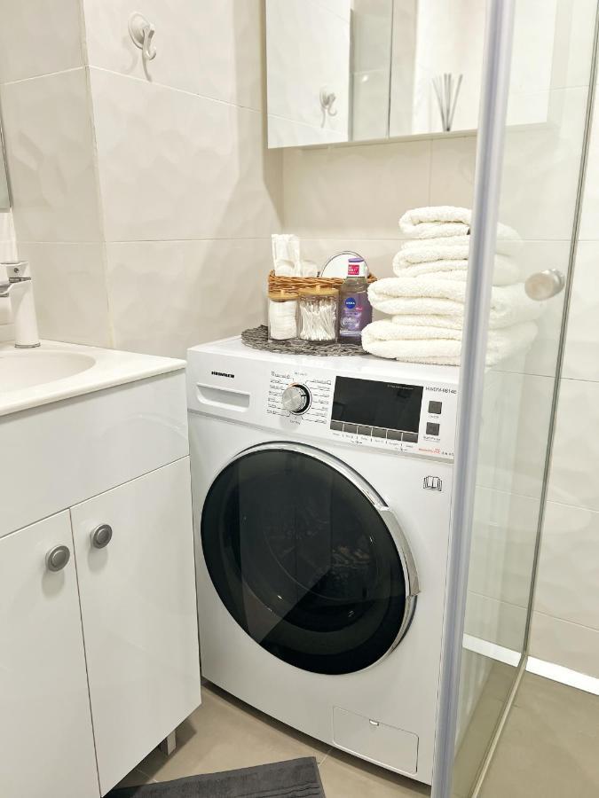 Studio 118 - A Luxury Place,10Min Walk To City Center تيميشورا المظهر الخارجي الصورة
