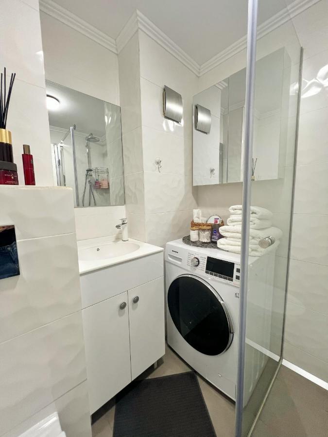Studio 118 - A Luxury Place,10Min Walk To City Center تيميشورا المظهر الخارجي الصورة