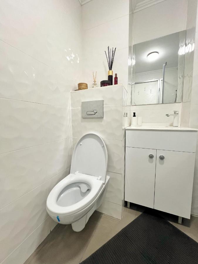 Studio 118 - A Luxury Place,10Min Walk To City Center تيميشورا المظهر الخارجي الصورة