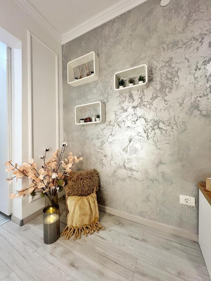 Studio 118 - A Luxury Place,10Min Walk To City Center تيميشورا المظهر الخارجي الصورة